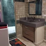 Апартаменты Tres Bel Cosy Et Chaleureux A Ним