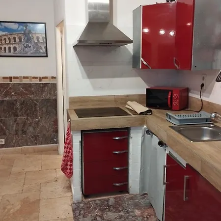 Tres Bel Cosy Et Chaleureux A * Nimes