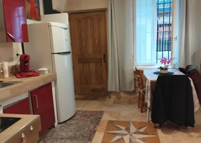 Tres Bel Cosy Et Chaleureux A Nîmes